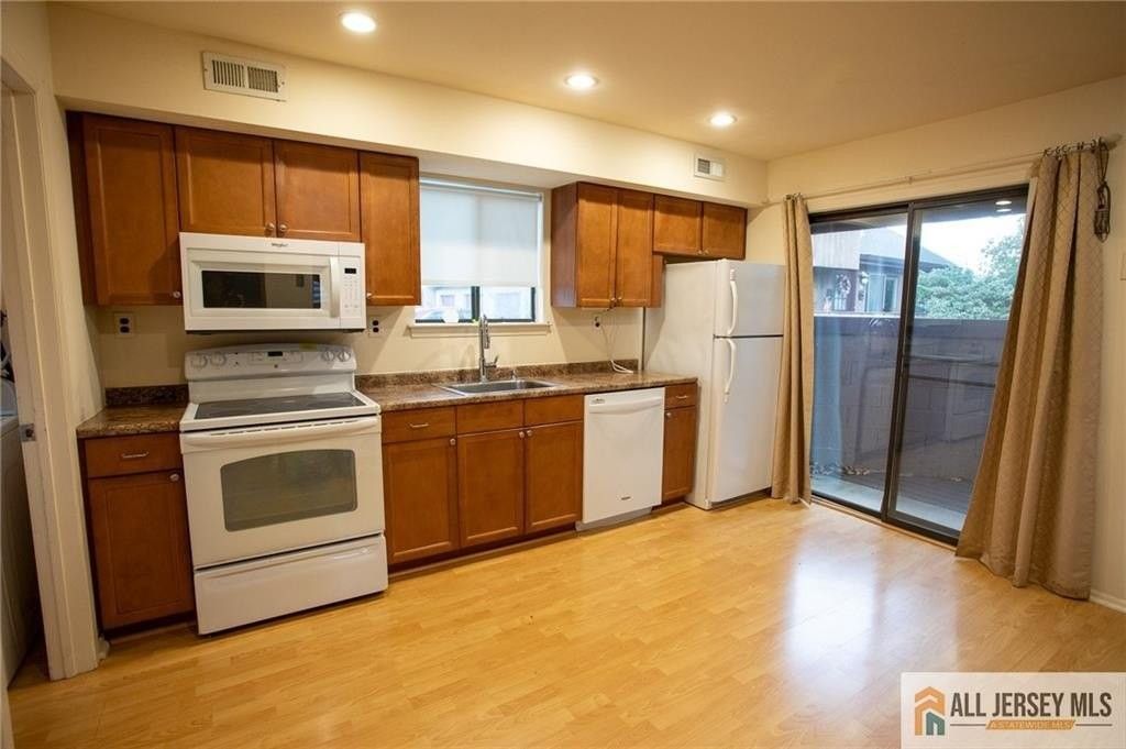 112 Bluebird Dr #3A - Photo 5 of 37
