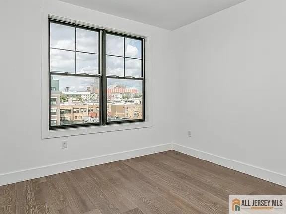 386 5th St #301 - Photo 4 of 14