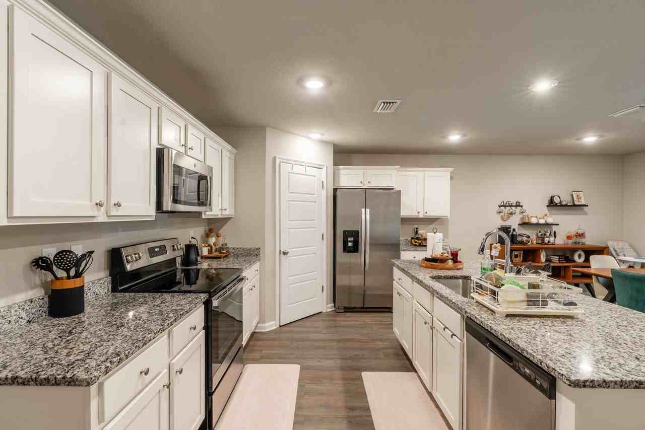 2568 Arbordale Loop #1 - Photo 3 of 21