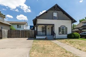 featured image of 9 Nw 7th St #1