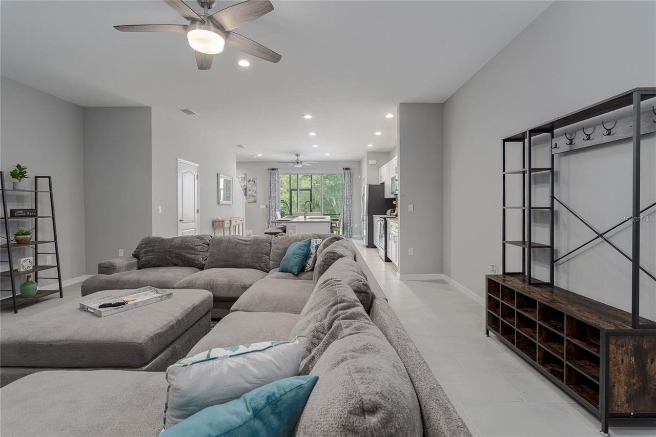 8419 Canyon Creek Trl - Photo 4 of 39