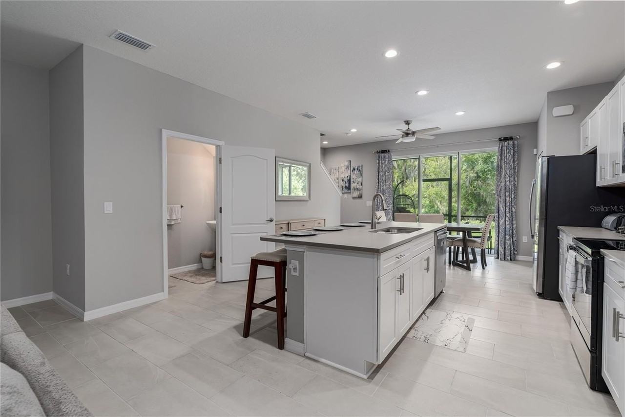 8419 Canyon Creek Trl - Photo 7 of 39