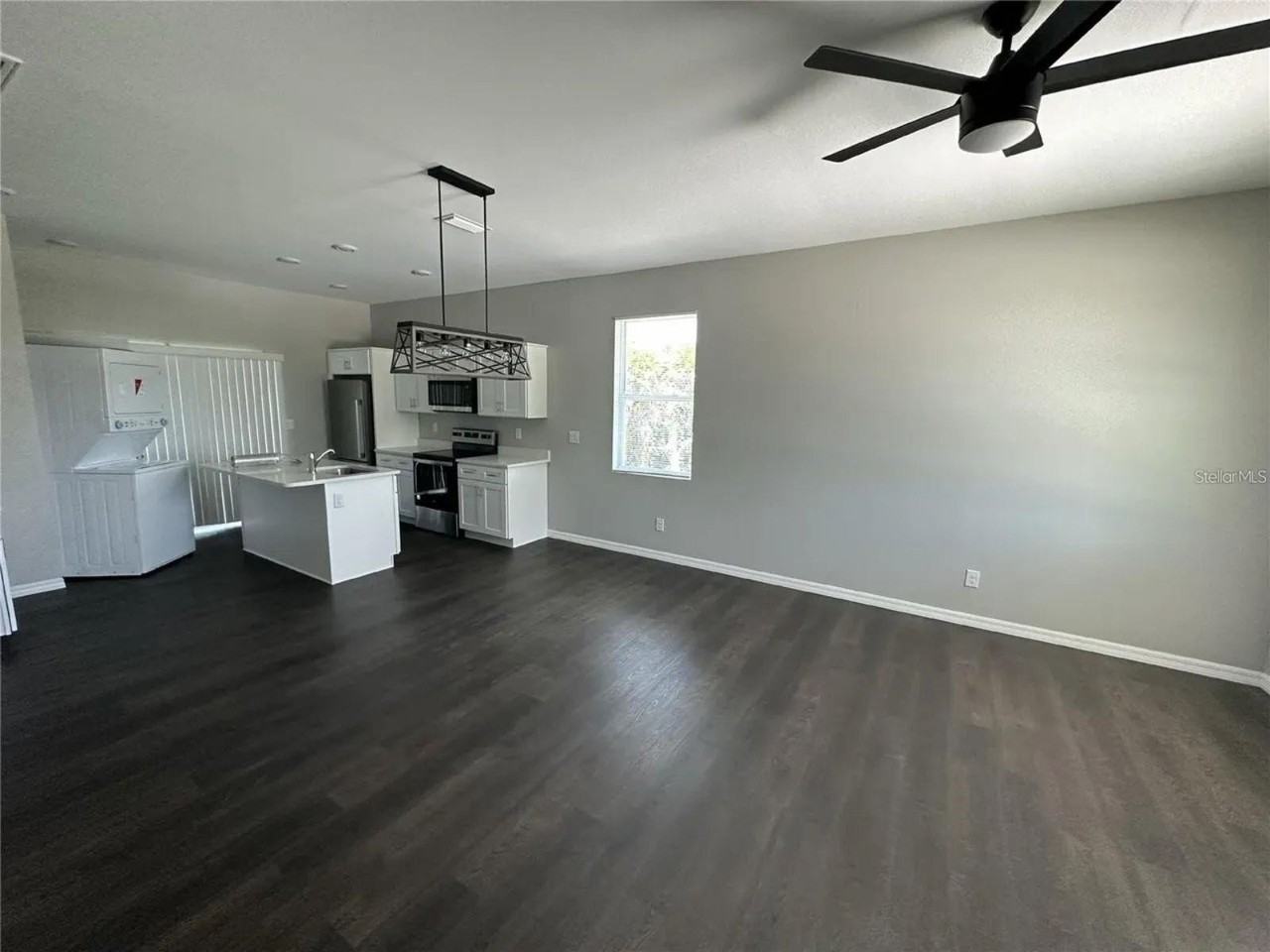 10366 Kidron Ave - Photo 4 of 13