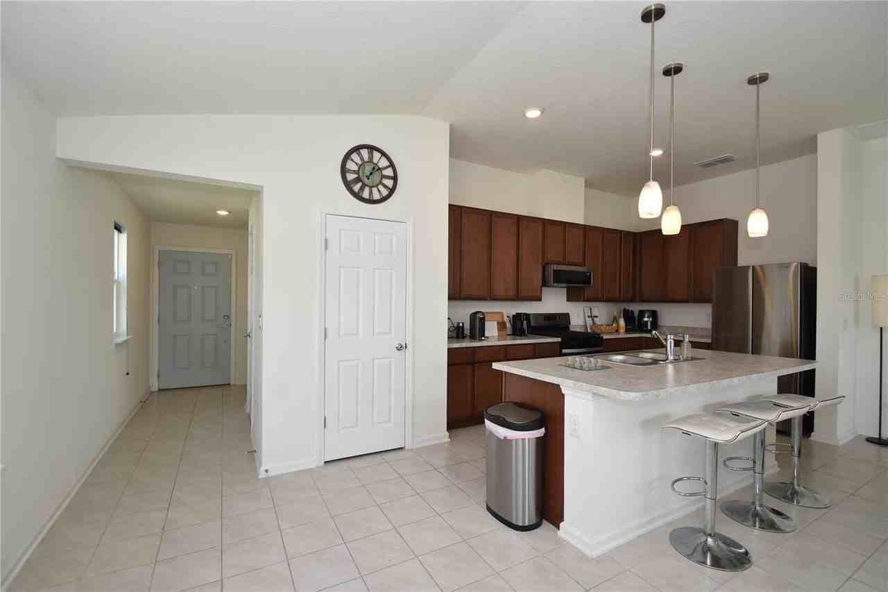 17 Waverly Ln - Photo 4 of 33
