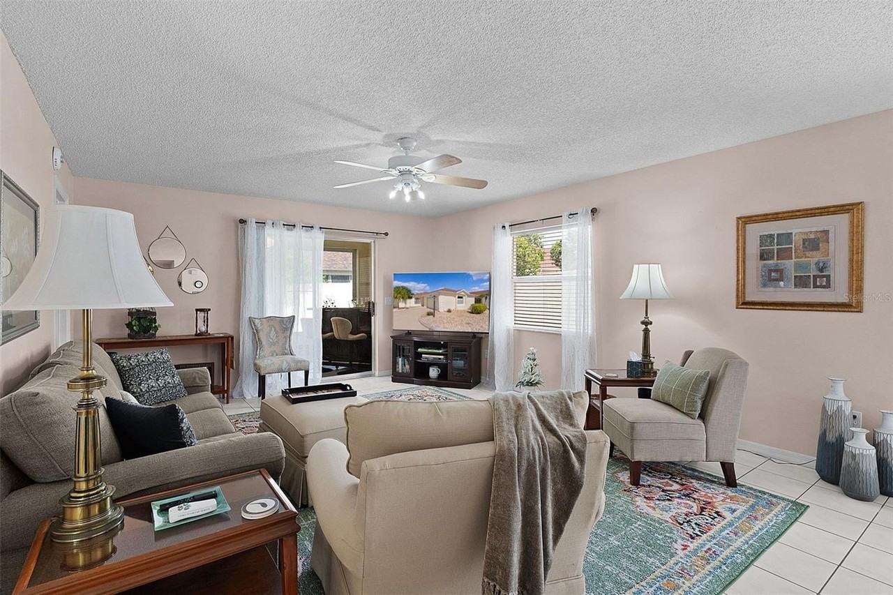 1330 Lajolla Cir - Photo 5 of 22