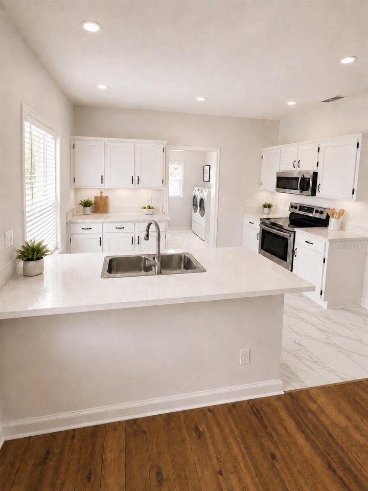 320 S Courtland Ave - Photo 3 of 12