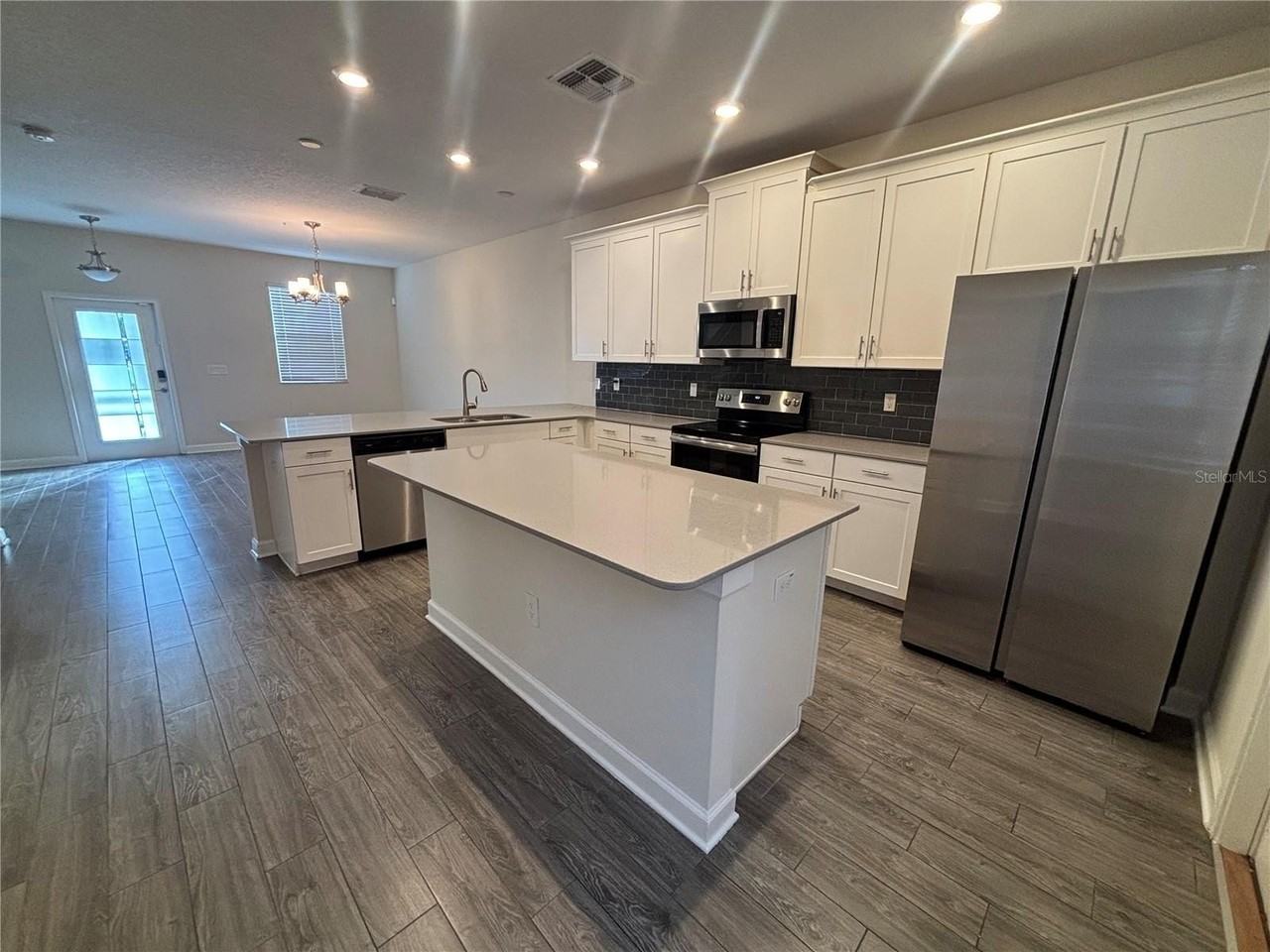 11761 Fiction Ave - Photo 5 of 20