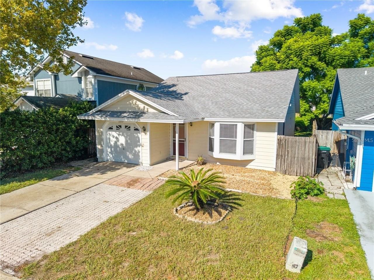 1094 Martin Blvd - Photo 3 of 46