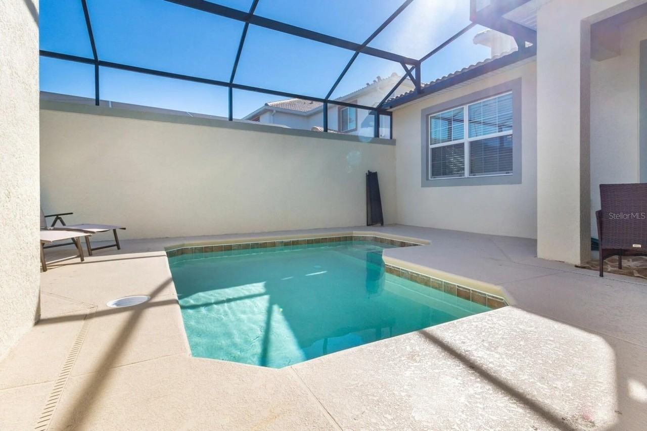 8931 Stinger Dr - Photo 6 of 35