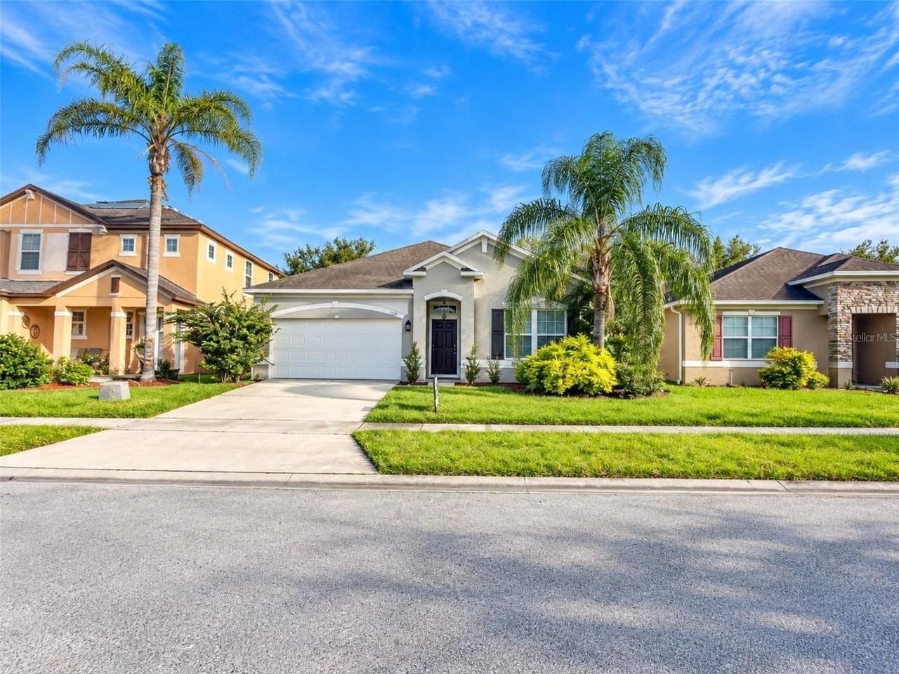 2887 Moonstone Bnd - Photo 3 of 36