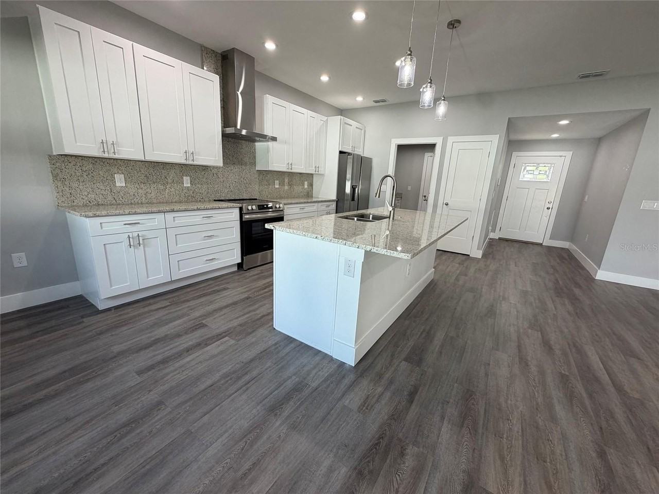 11734 Orange Ct - Photo 2 of 18