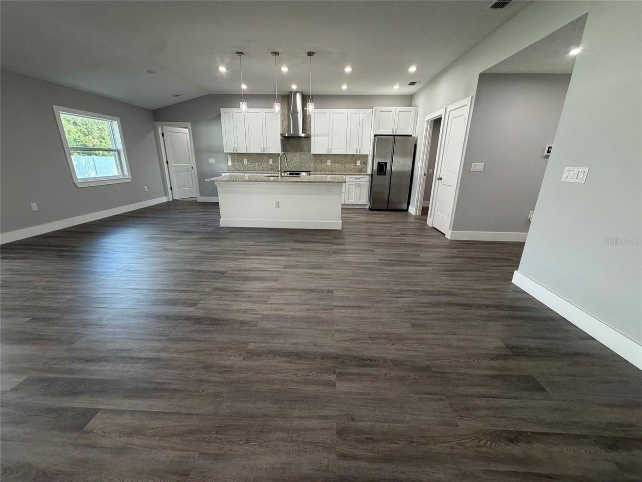 11734 Orange Ct - Photo 3 of 18