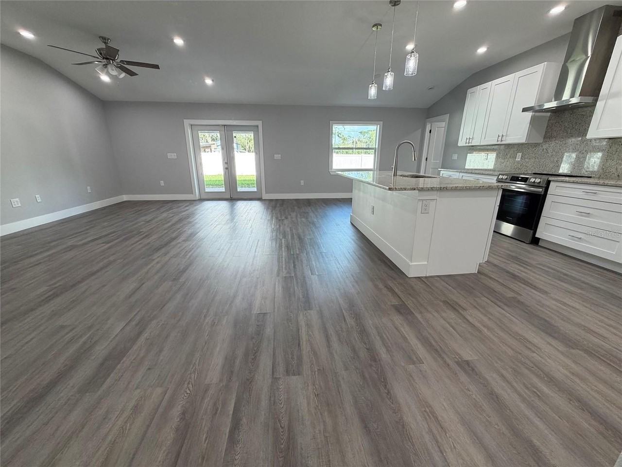 11734 Orange Ct - Photo 4 of 18