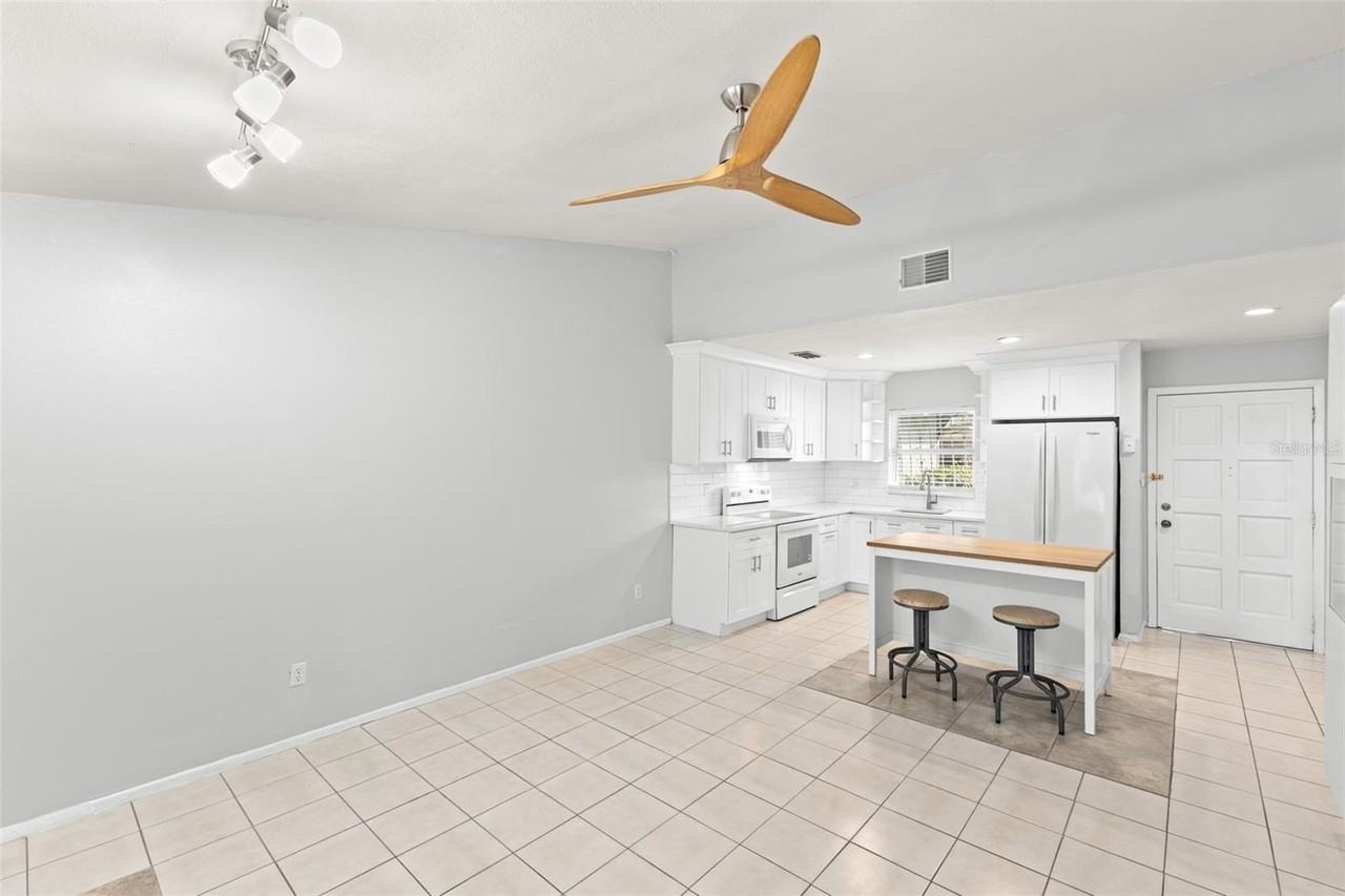 4471 W Humphrey St - Photo 7 of 26