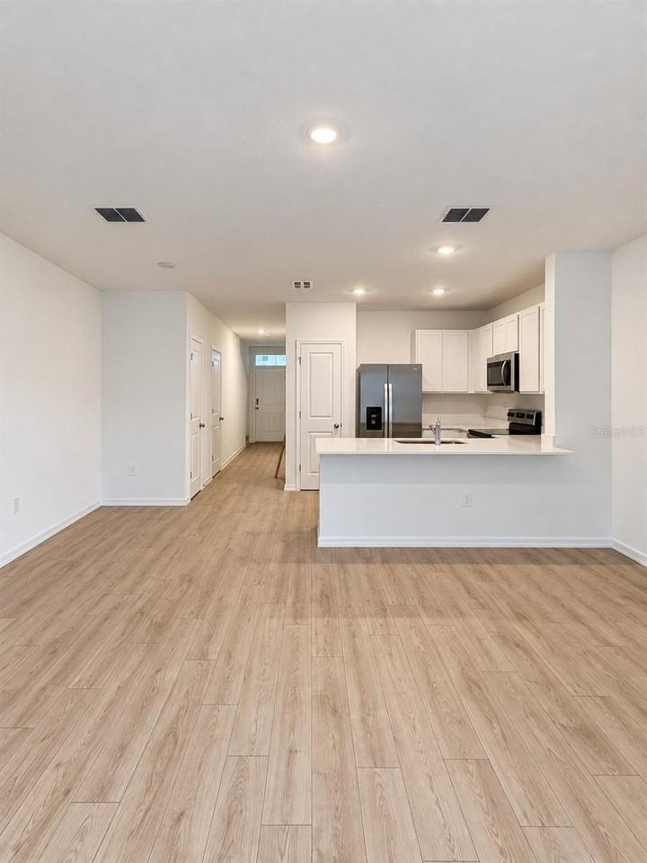 17600 Spanish Oak Loop - Photo 4 of 13
