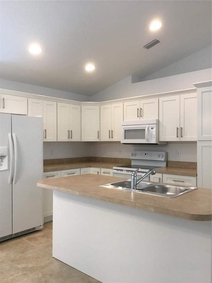 1425 5th Ave - Photo 3 of 13