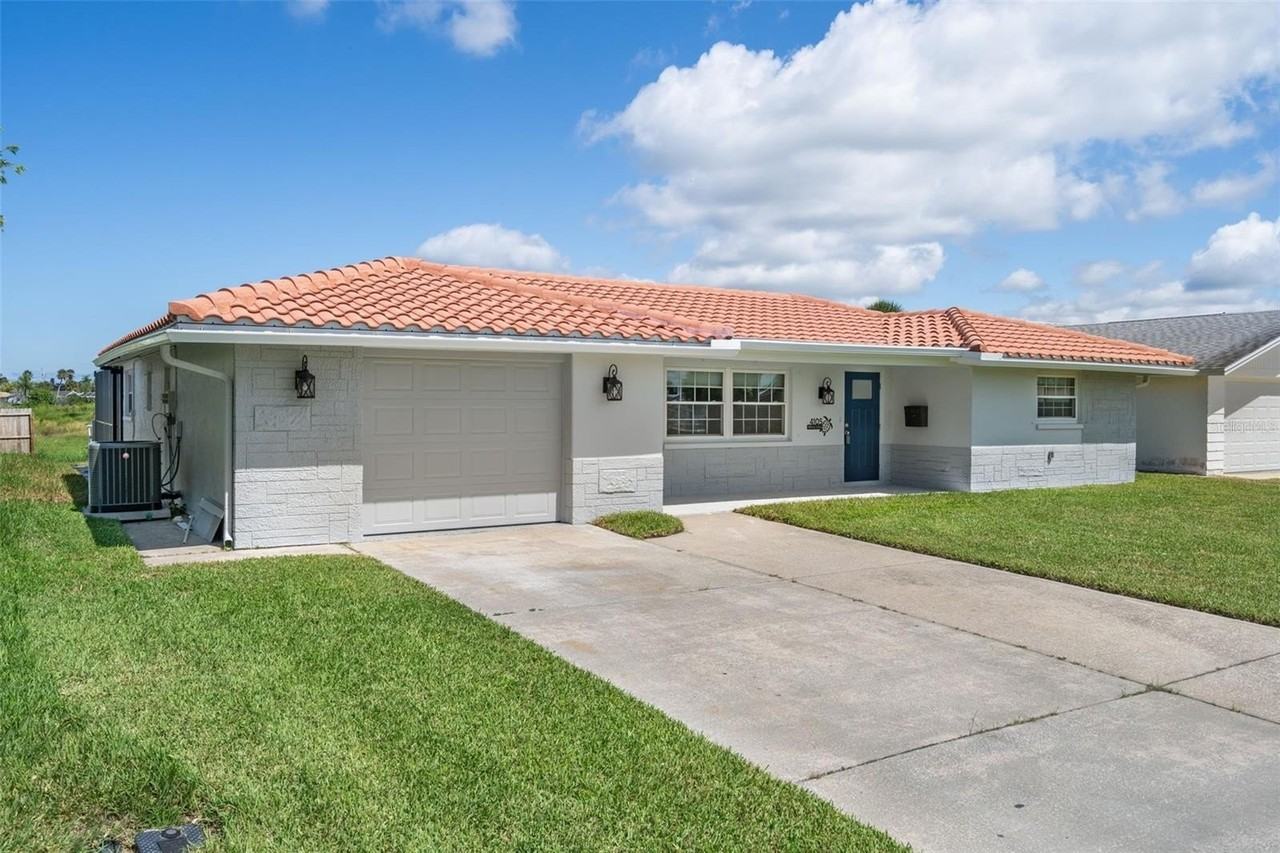 4105 Topsail Trl - Photo 2 of 50
