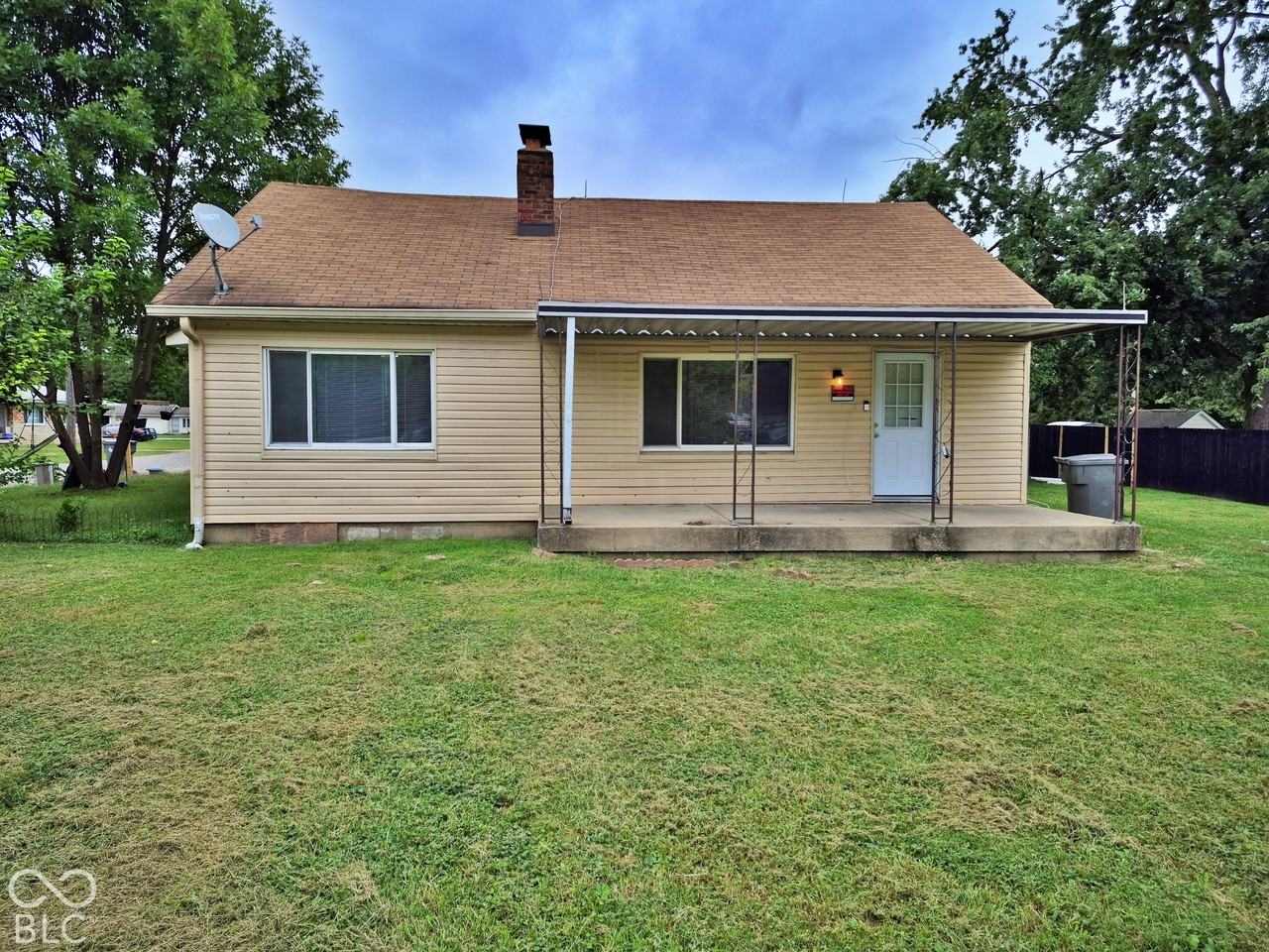 1745 N Lesley Ave - Photo 2 of 26