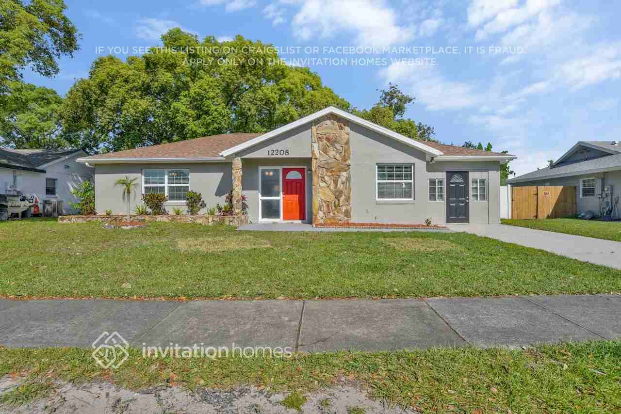 12208 Florida Woods Ln - Photo 2 of 23
