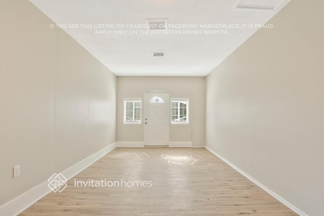 12208 Florida Woods Ln - Photo 4 of 23