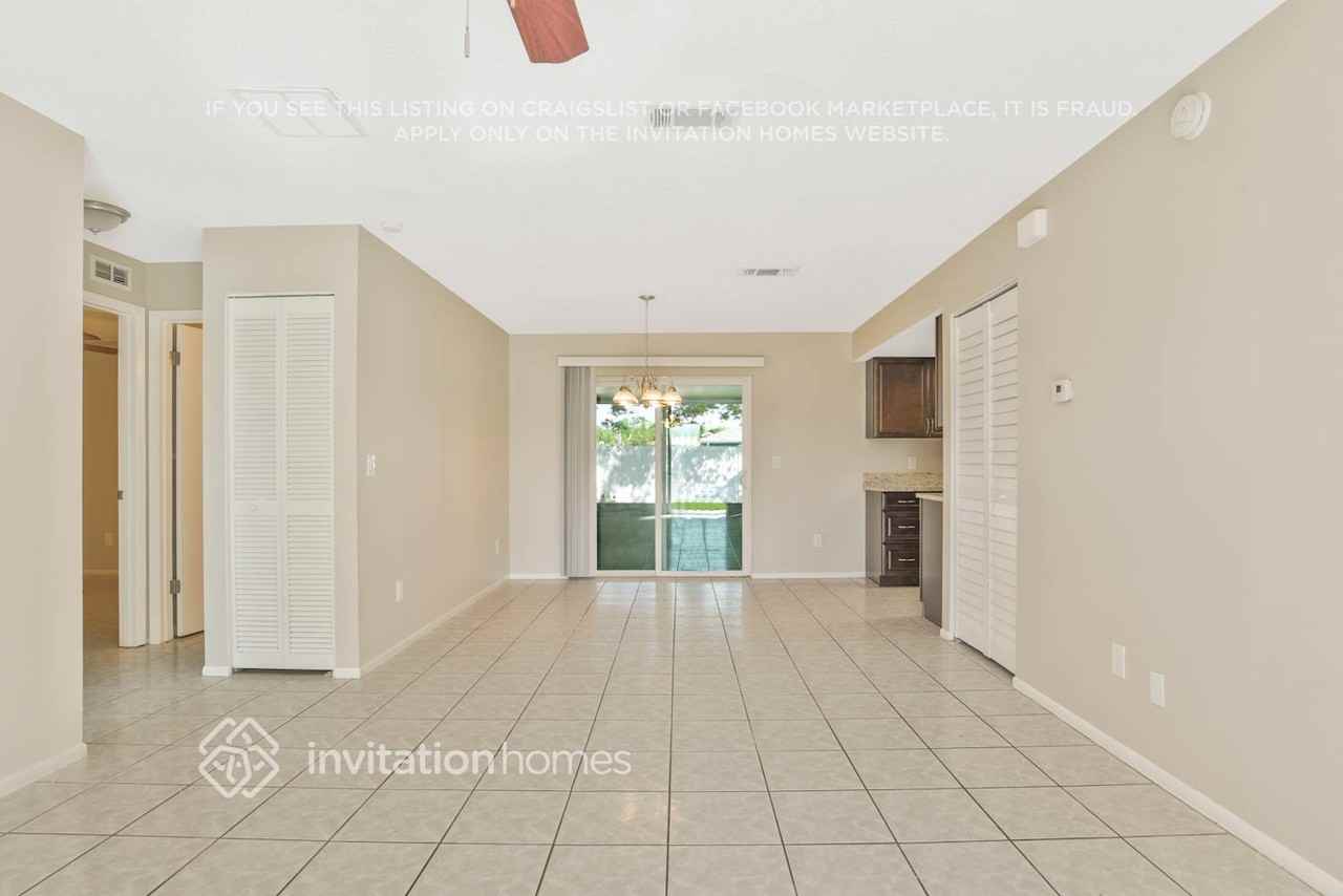 12208 Florida Woods Ln - Photo 5 of 23