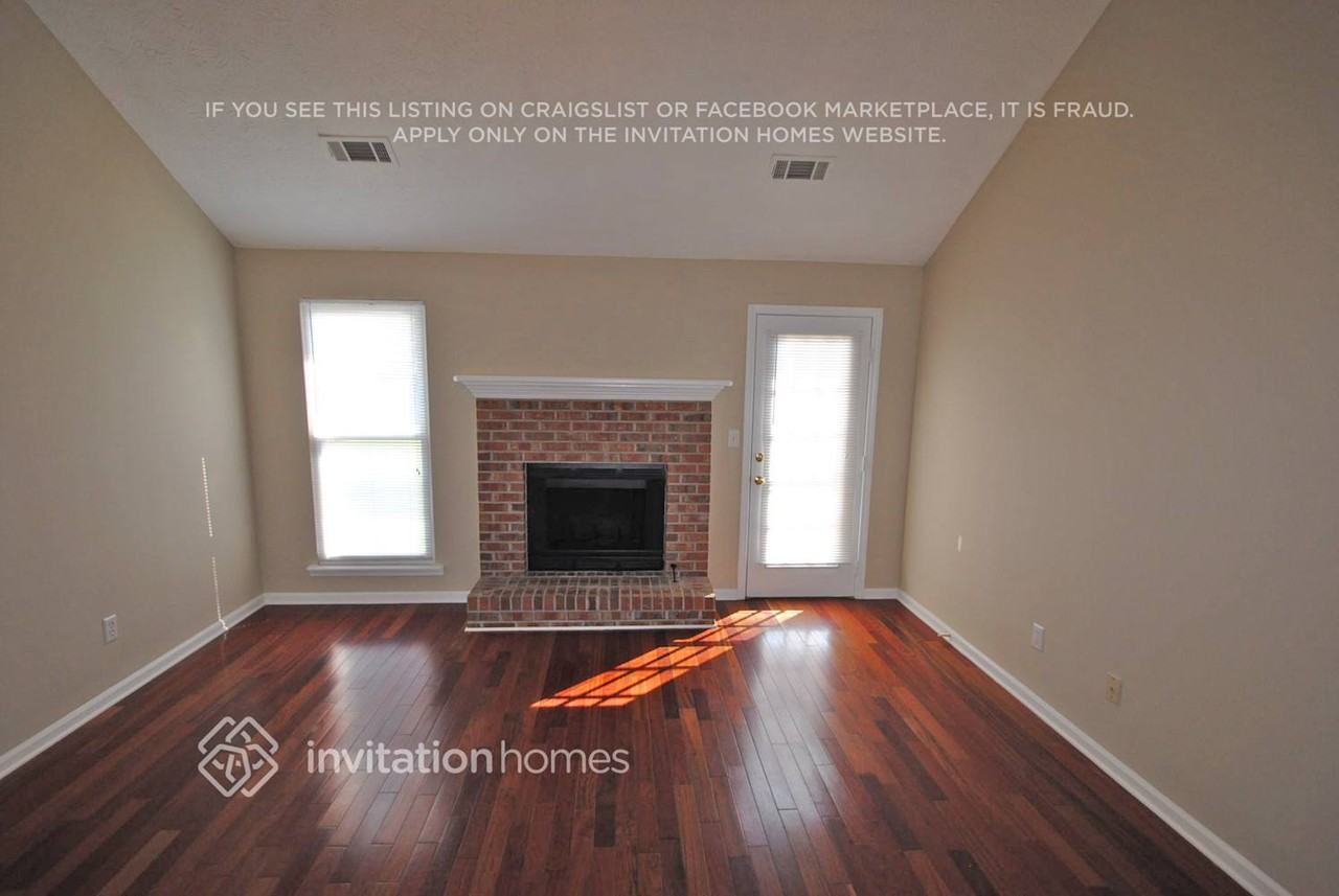 1009 Boardwalk Dr - Photo 2 of 9