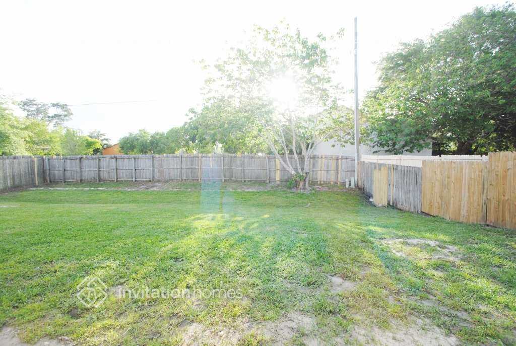 8030 Excalibur Ct - Photo 4 of 5
