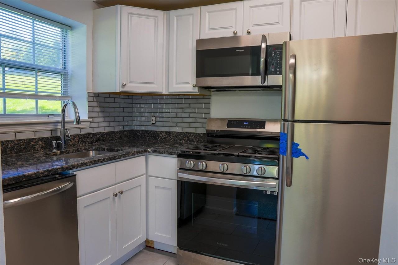 5 Lexington Hl #1 - Photo 5 of 13