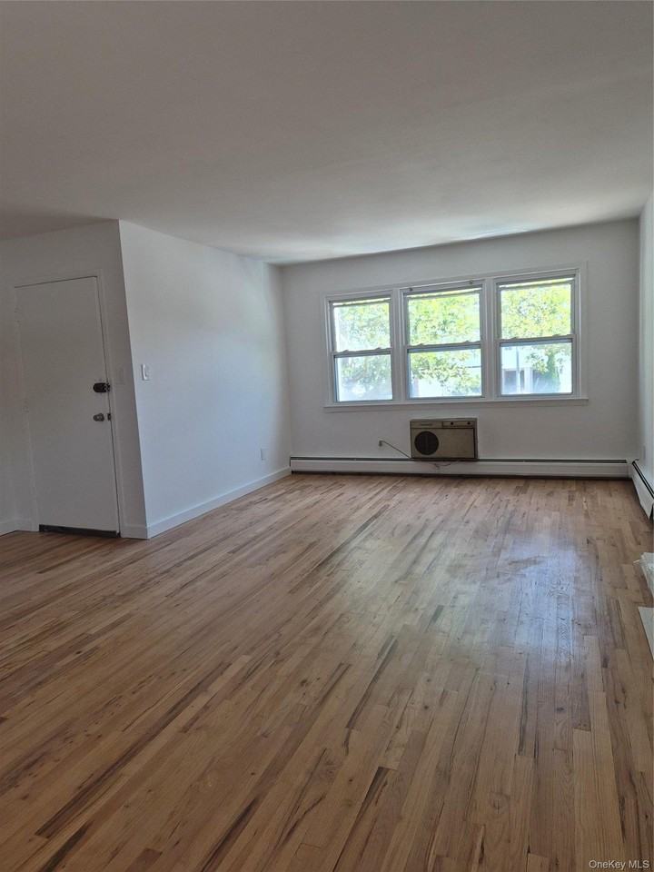 1828 Bell Blvd #1FL - Photo 2 of 8