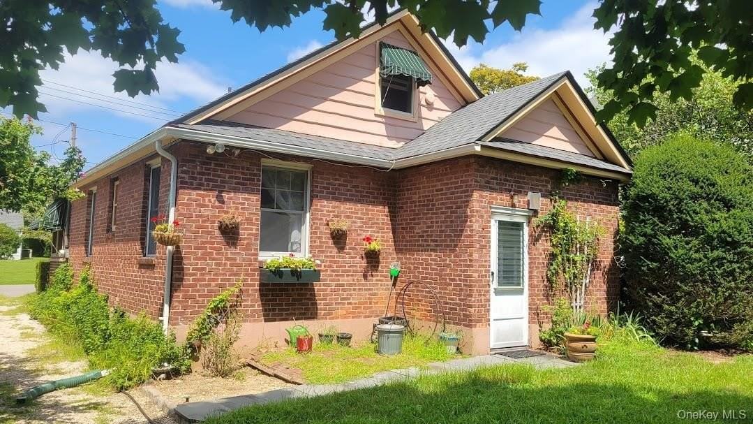 168 Lewis Rd - Photo 4 of 16