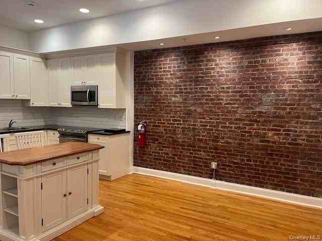 276 Main St #2F - Photo 4 of 11