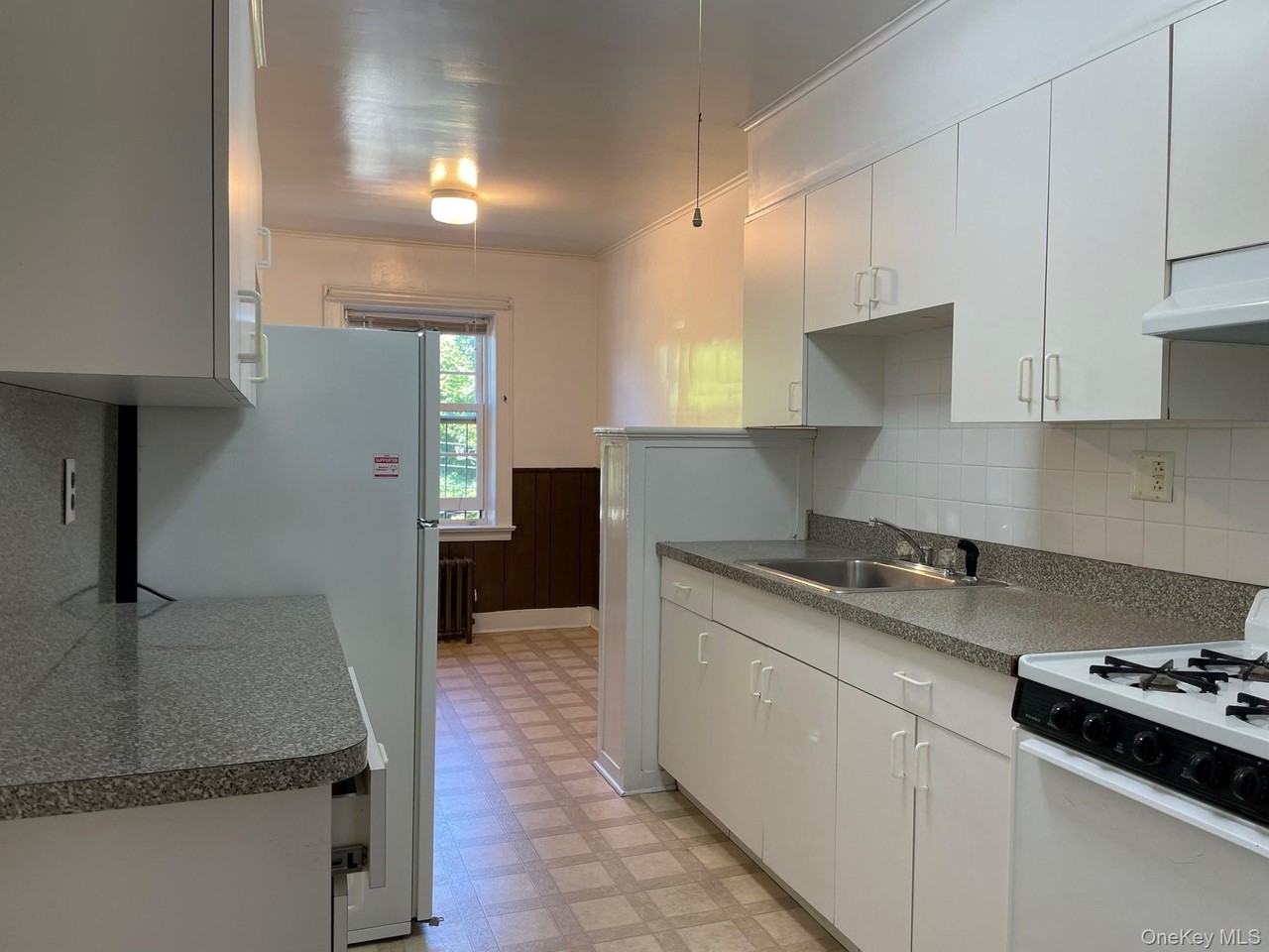 139 Croton Ave #I - Photo 5 of 13