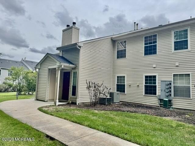 401 Yorkshire Pl - Photo 3 of 23