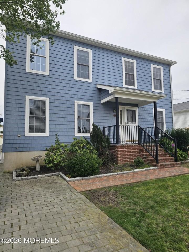 262 Evergreen Dr - Photo 3 of 10