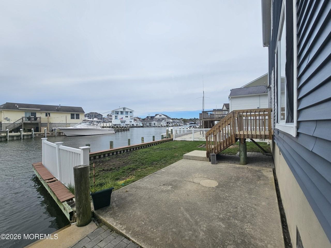 262 Evergreen Dr - Photo 5 of 10