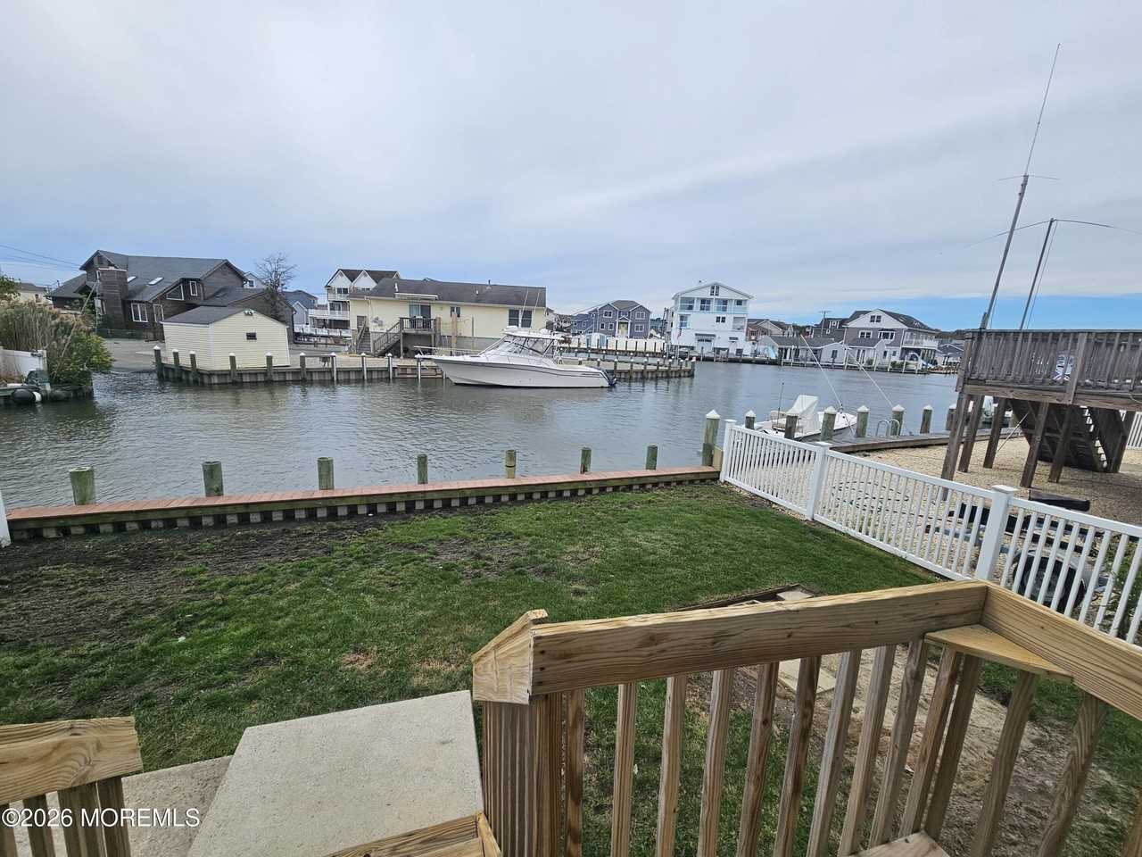262 Evergreen Dr - Photo 6 of 10