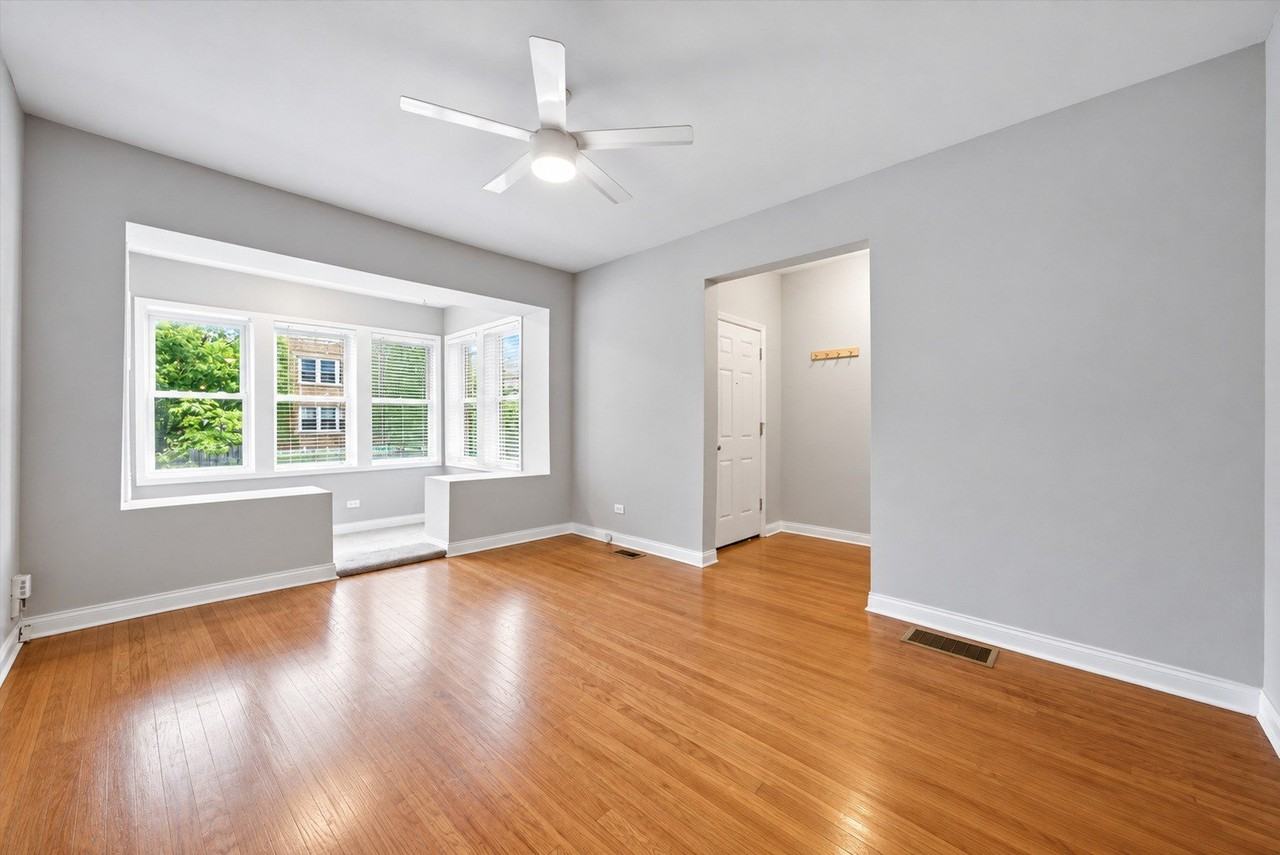 5039 W Cullom Ave #2 - Photo 3 of 15