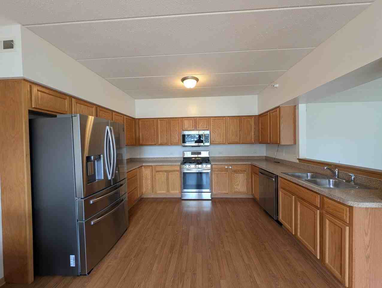 16671 Liberty Cir #1N - Photo 4 of 11