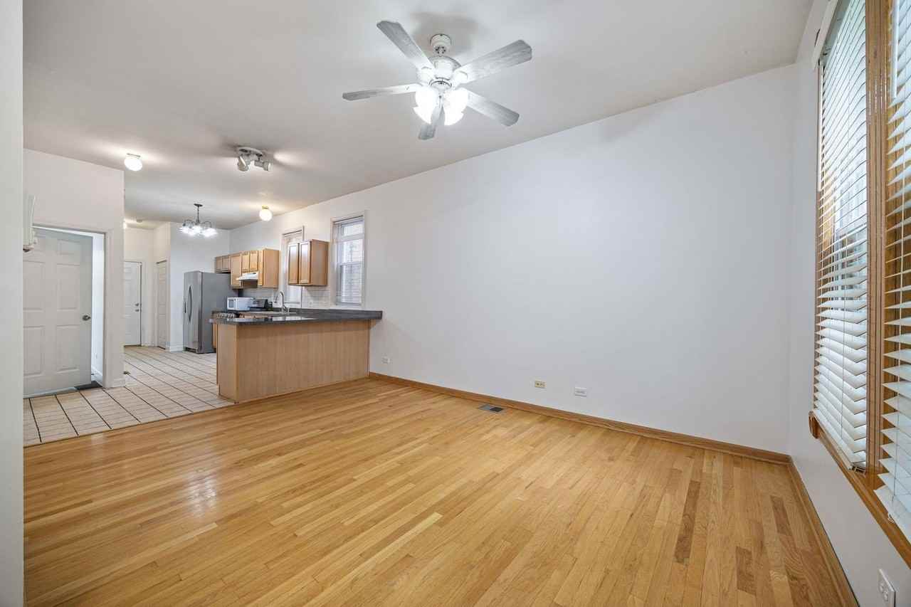 1730 W Fletcher St #1 - Photo 2 of 15