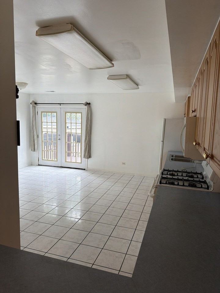4100 W Cermak Rd #1 - Photo 5 of 15