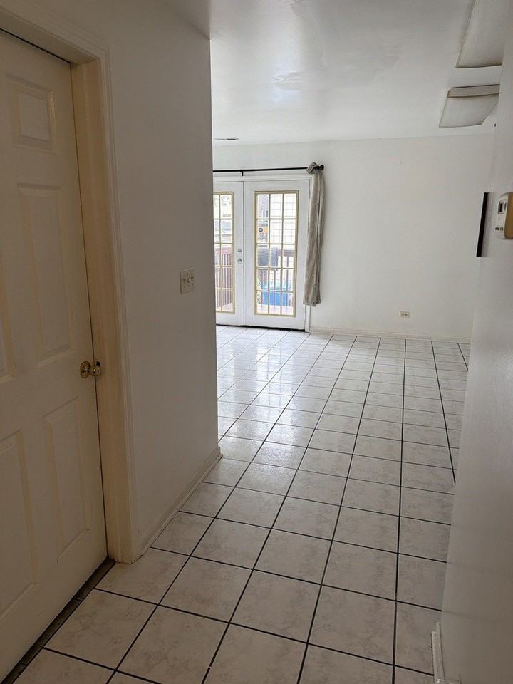 4100 W Cermak Rd #1 - Photo 6 of 15