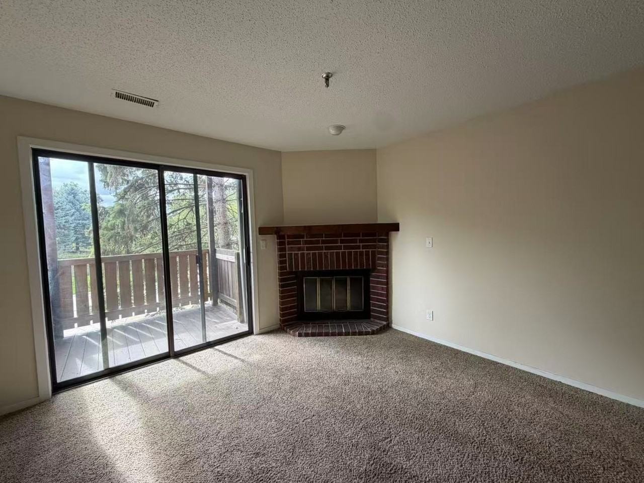 1320 Brook St #H - Photo 6 of 21