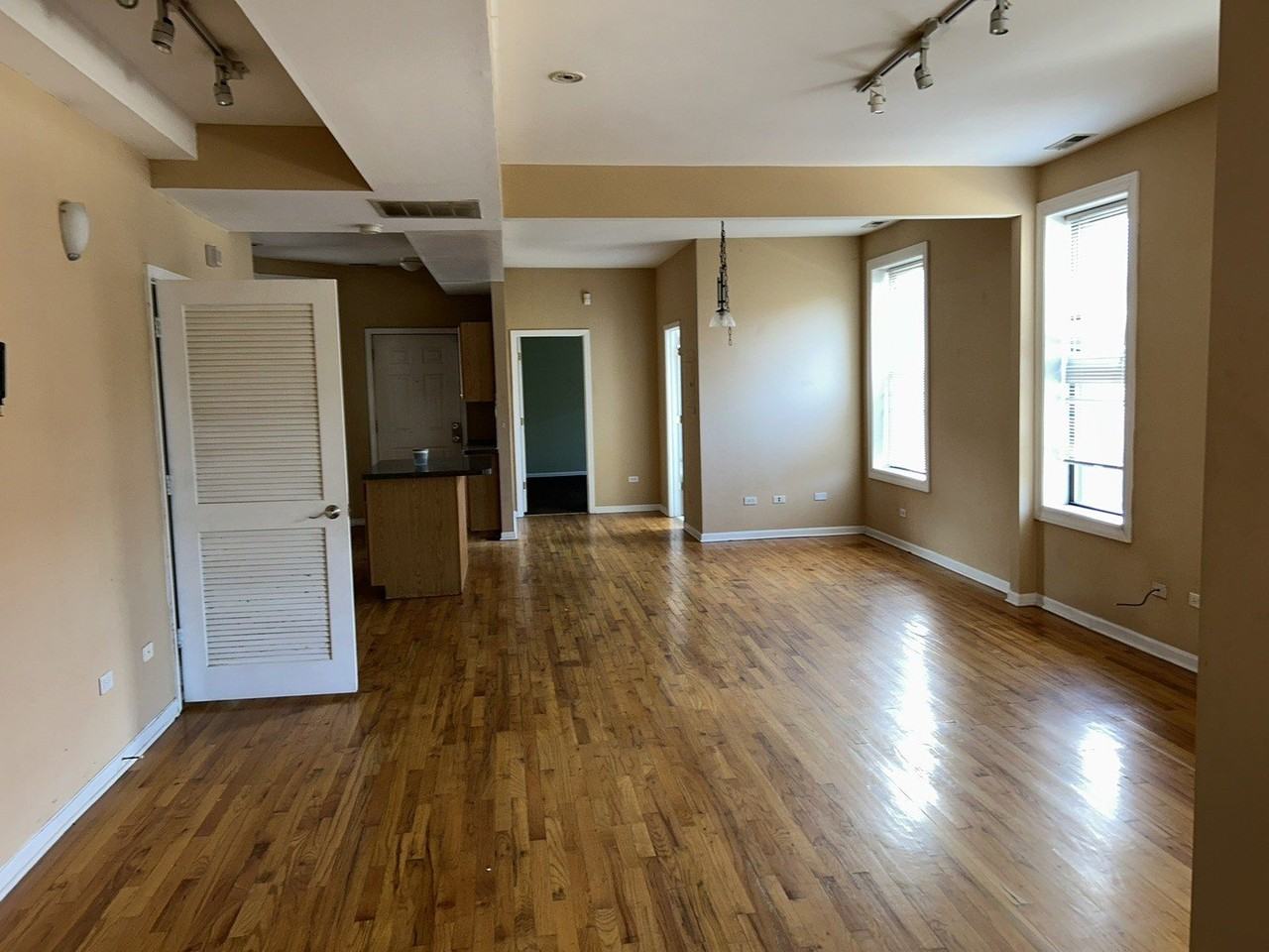 5900 S King Dr #C2 - Photo 5 of 21