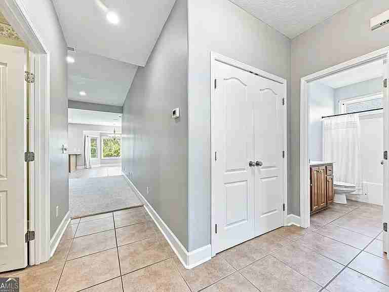 419 Eagle Blvd #1 - Photo 6 of 28
