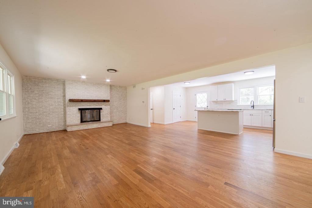 236 Cedar Ave - Photo 7 of 29