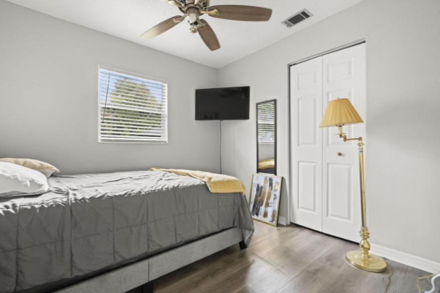 Oak Village Dr - Photo 2 of 6
