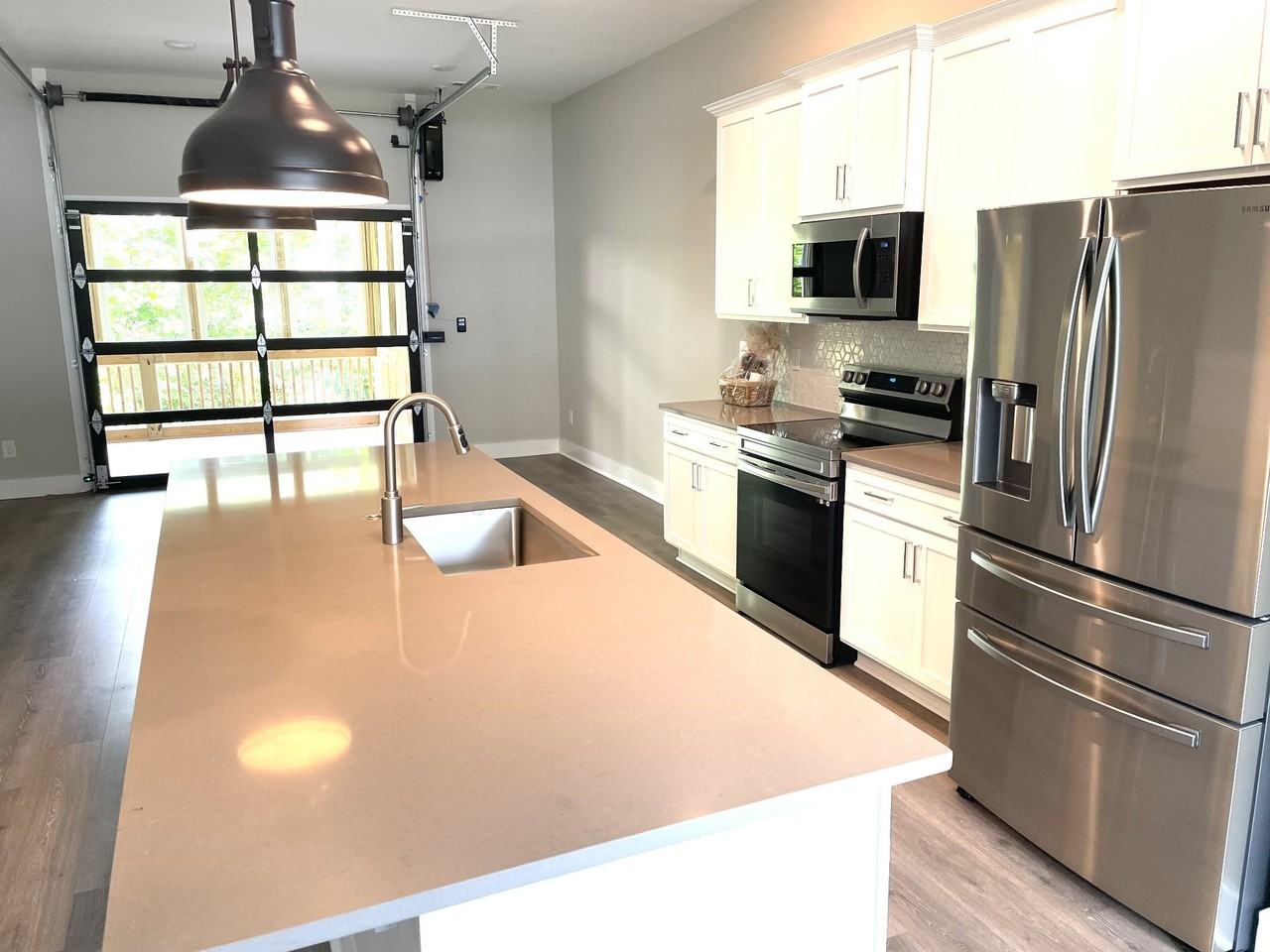 224 Stonecrest Cir - Photo 4 of 17