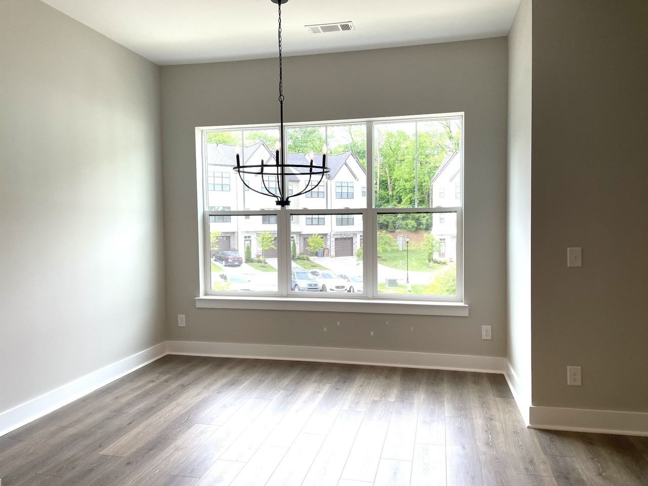 224 Stonecrest Cir - Photo 5 of 17