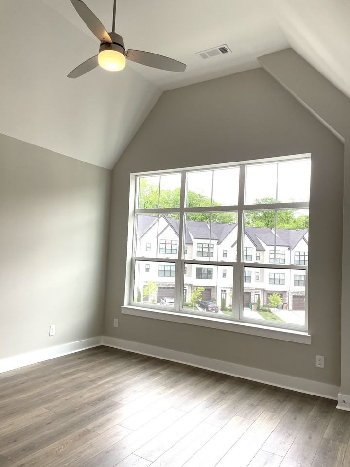 224 Stonecrest Cir - Photo 7 of 17