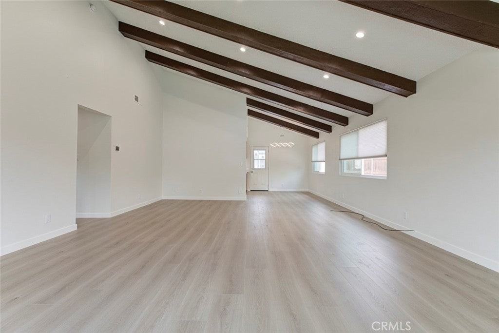 821 N Maple St - Photo 5 of 22